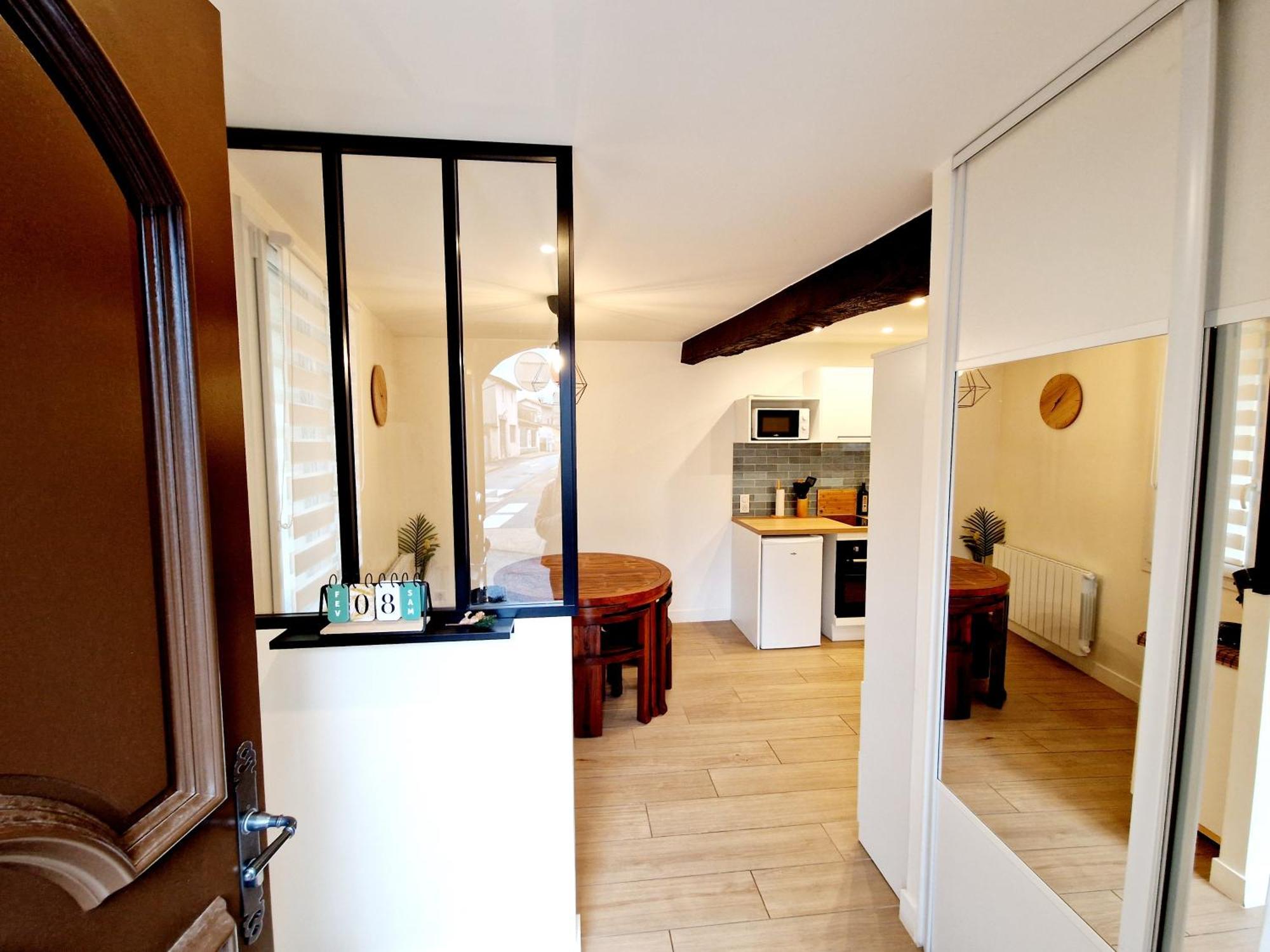 Studio Entierement Equipe Cailloux-sur-Fontaines Exterior foto